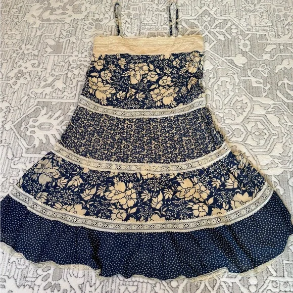 OPEN TO OFFERS Anthropologie Maeve Blue Lace Sleeveless Knee Length Dress Size 4 - Picture 1 of 10
